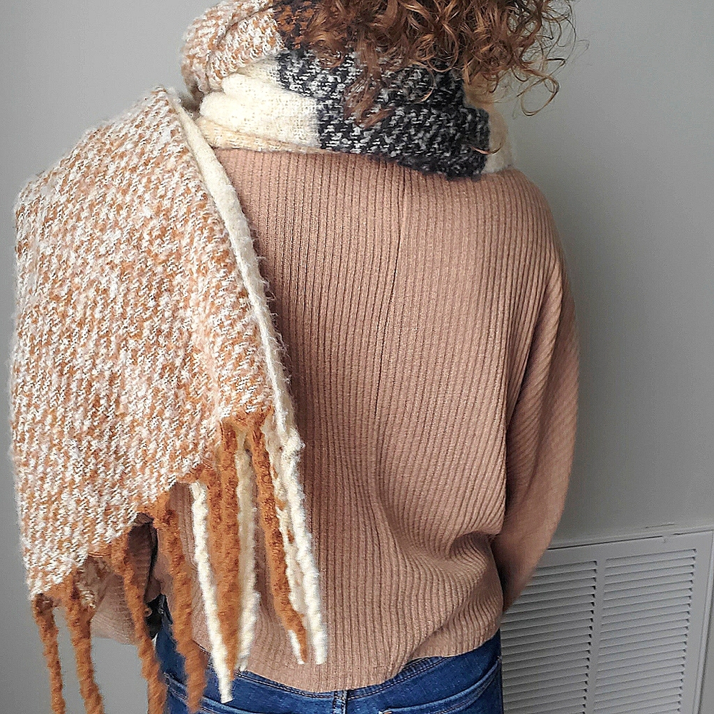 SOFT & COZY Scarf Boucle Earth Tone - Picture 4 of 12
